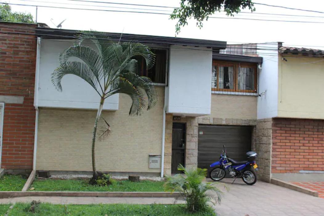 International House Co-Living Hostel Medellin Bagian luar foto