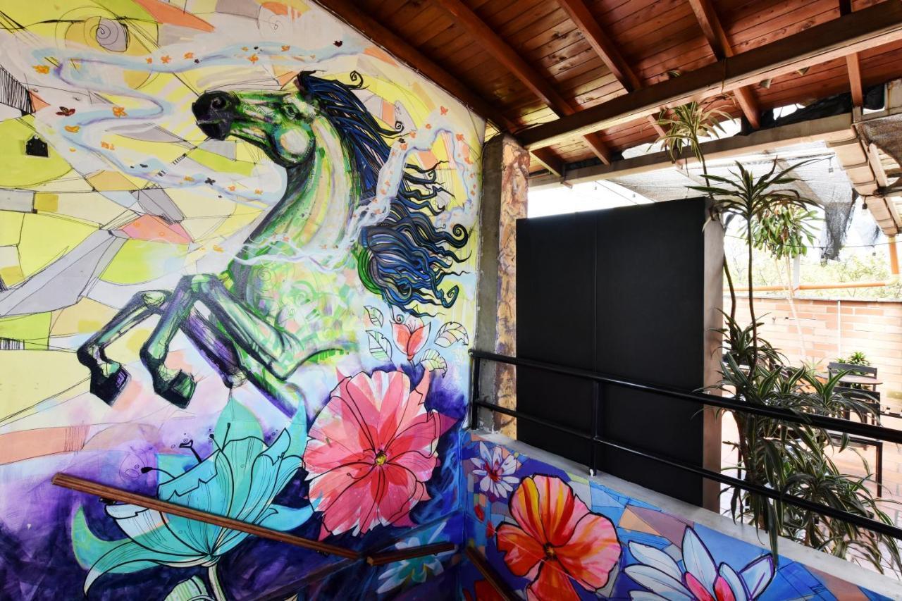 International House Co-Living Hostel Medellin Bagian luar foto